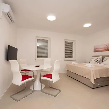 Vila Aquero -with Private Pool Vranjic