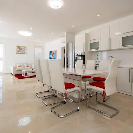 Vila Aquero -with Private Pool Vranjic