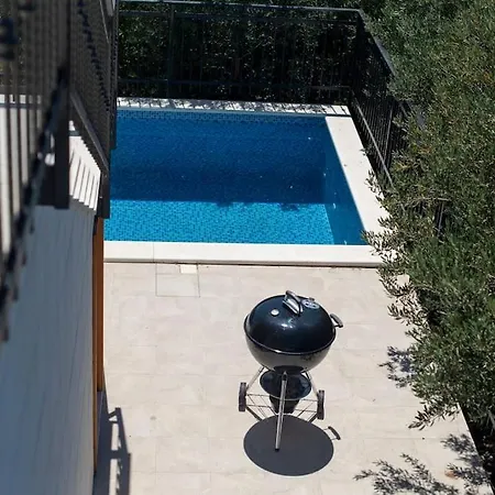 Aquero -with Private Pool Vranjic