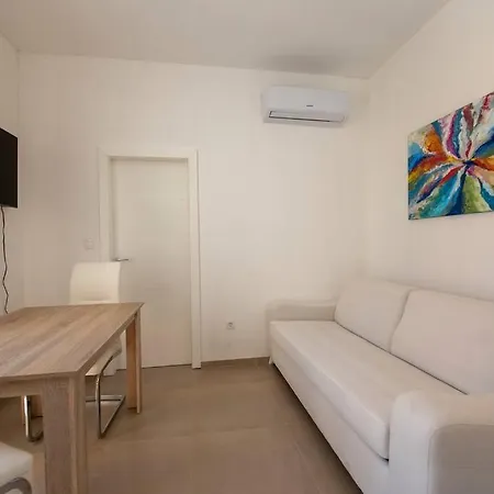 Aquero -with Private Pool Vranjic