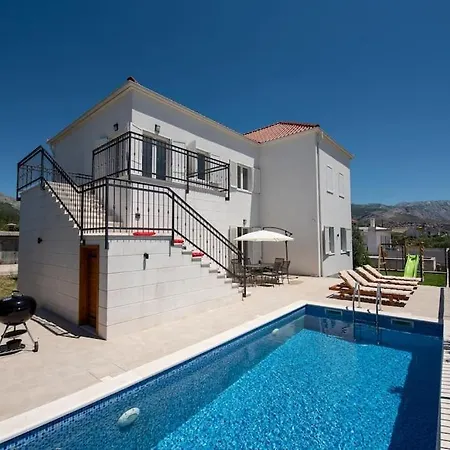 Aquero -with Private Pool Vranjic