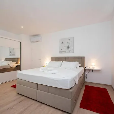 Aquero -with Private Pool Vranjic